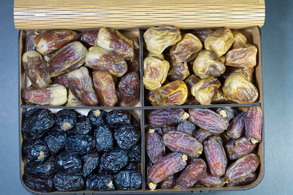 Dates Gift Tray (4 Portion)